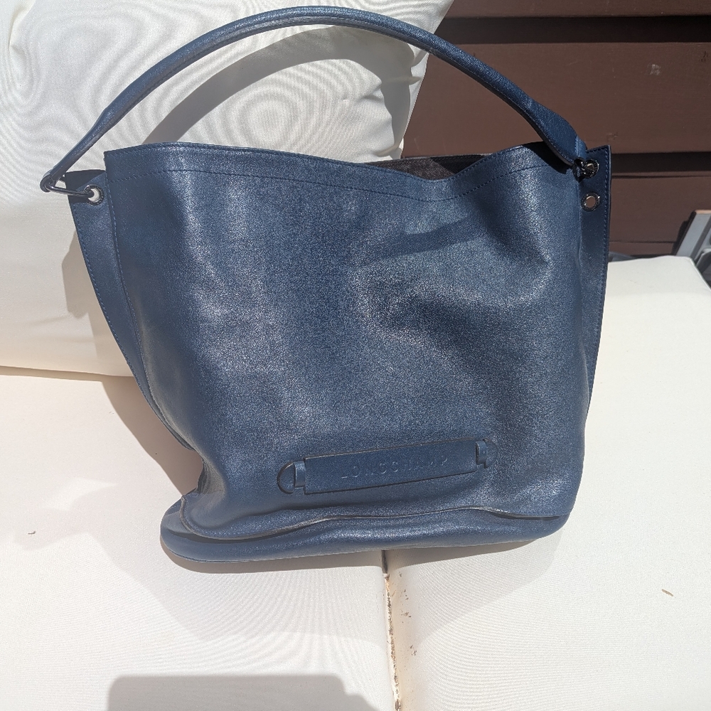 Classy, Authentic Longchamp large leather Midnight Blue Very Nice Shoulder Bag. - Picture 2 of 7